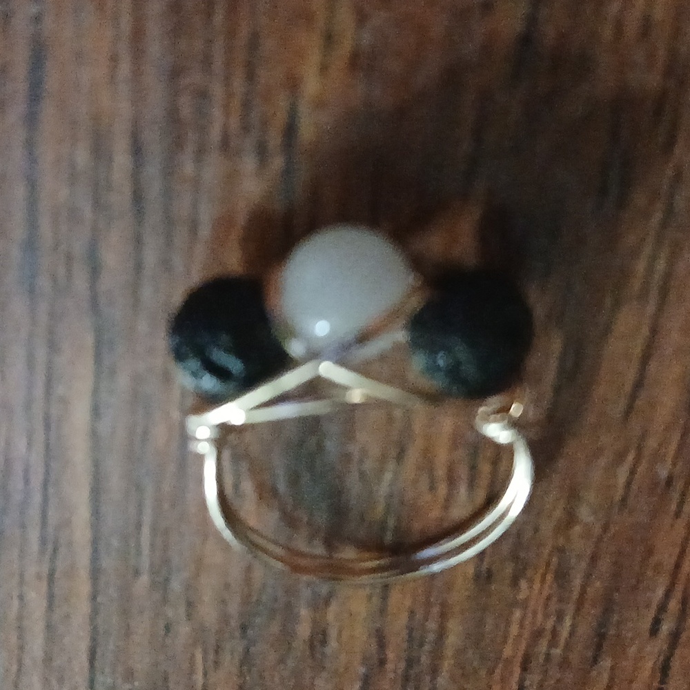Ring - Picture 3 of 4